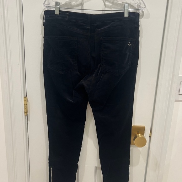 Rag & Bone Black Velvet 10 inch
Capri Skinny Pants Women’s Size 31 - Picture 6 of 12